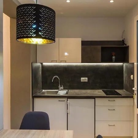 Gavran 2. * Baška Voda