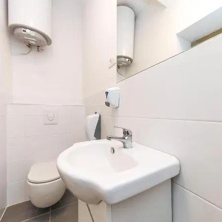 Gavran 2. * Baška Voda