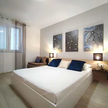 Gavran 2. * Baška Voda